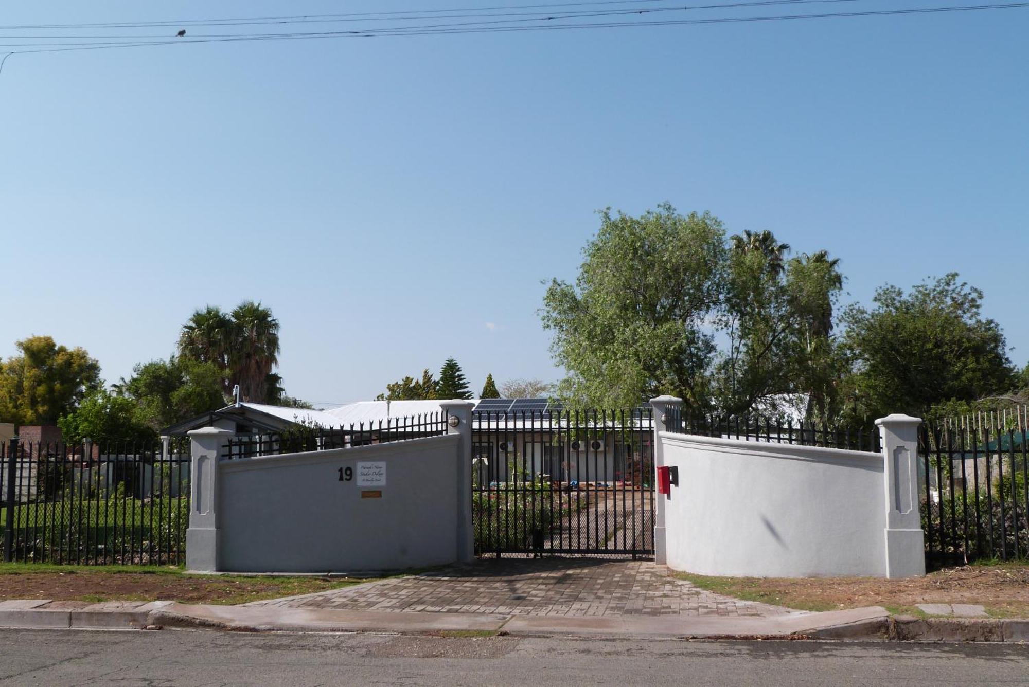 Ferienwohnung Hannah'S Haven Studio Deluxe - No Loadshedding Beaufort West Exterior foto